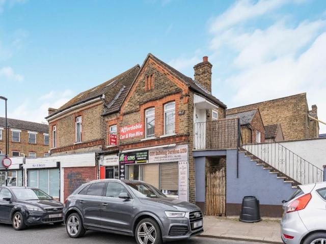 2 bed house for sale