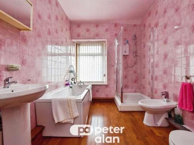 2 bed house for sale