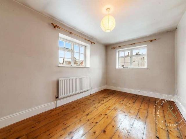 2 bed house for sale