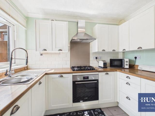 2 bed house for sale