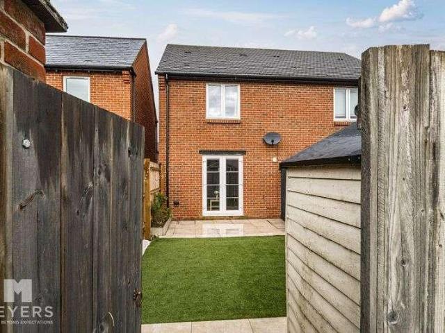 2 bed house for sale