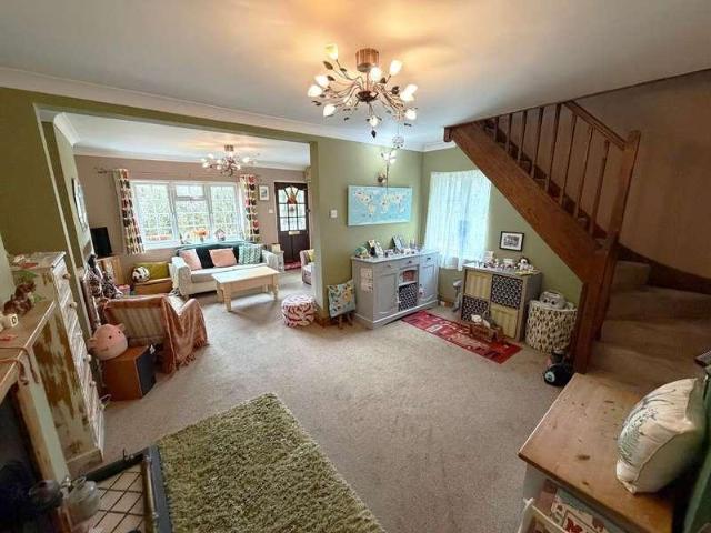 2 bed house for sale