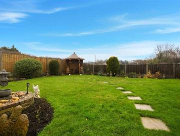 2 bed house for sale