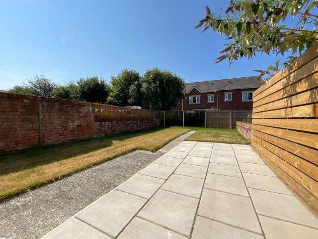 2 bed house for sale