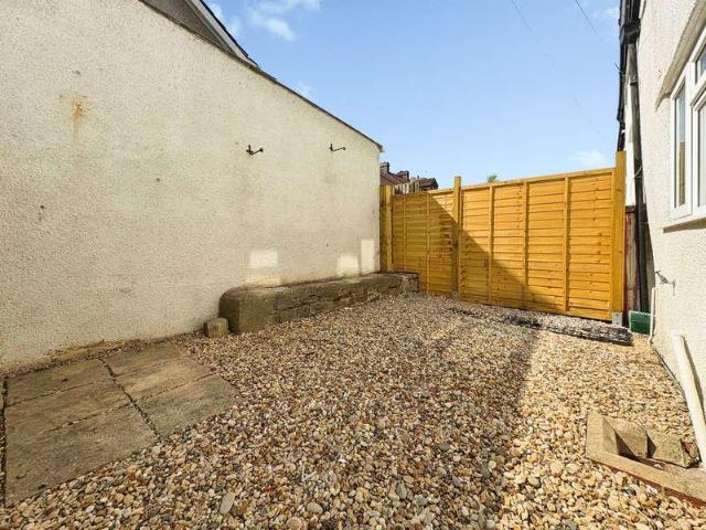 2 bed house for sale
