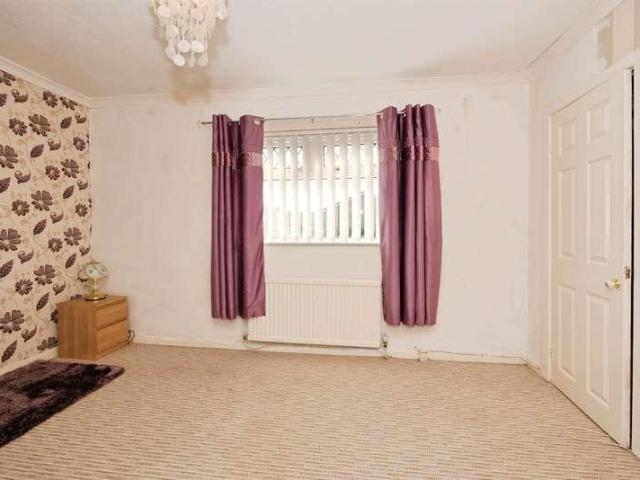 2 bed house for sale