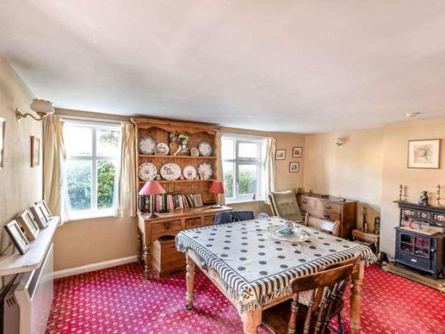 2 bed house for sale