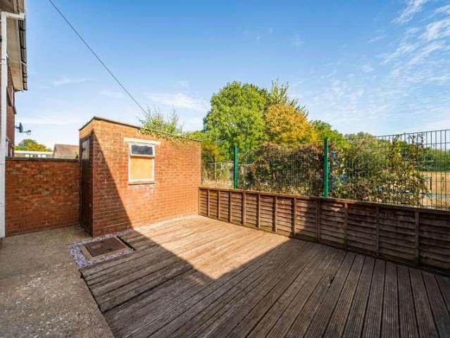2 bed house for sale