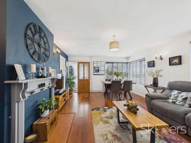 2 bed house for sale