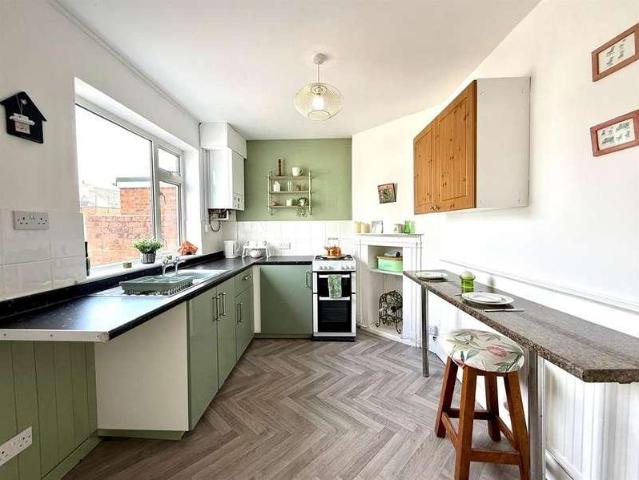 2 bed house for sale