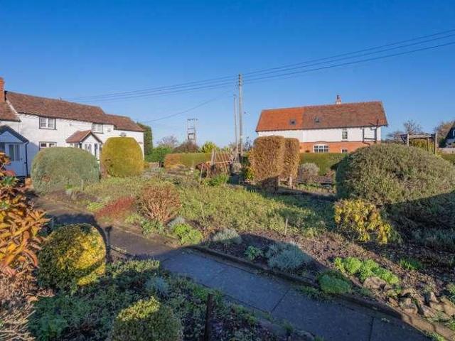 2 bed house for sale