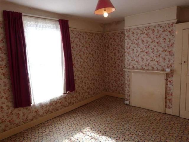 2 bed house for sale