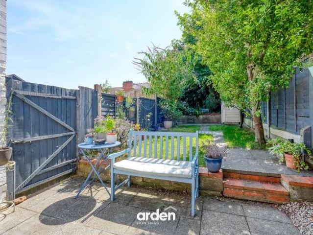 2 bed house for sale