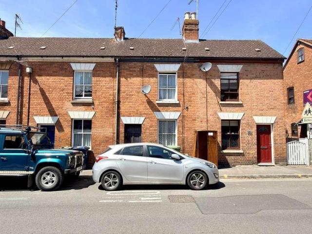 2 bed house for sale