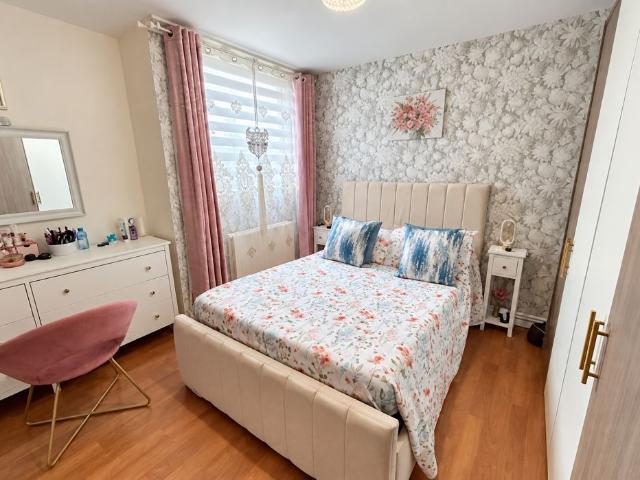 2 bed house for sale