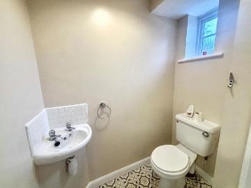 2 bed house for sale