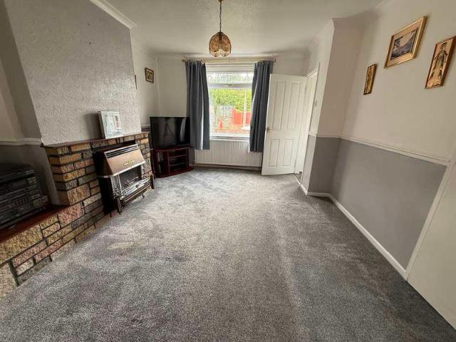 2 bed house for sale