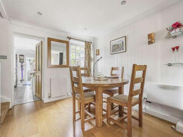 2 bed house for sale