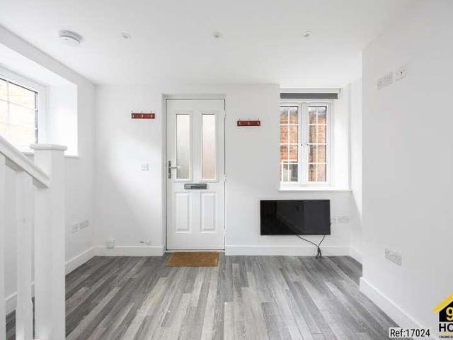 2 bed house for sale