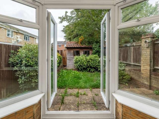 2 bed house for sale