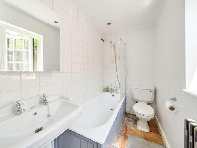 2 bed house for sale