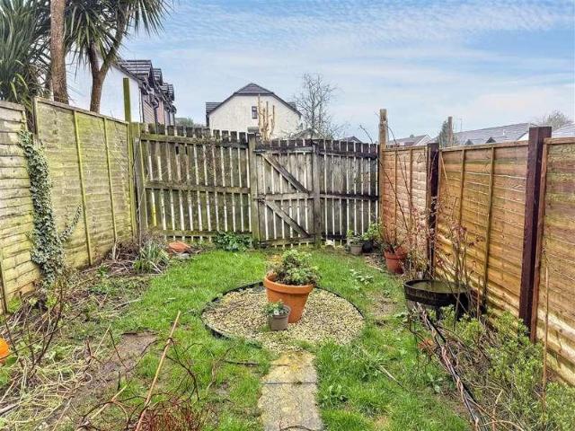 2 bed house for sale