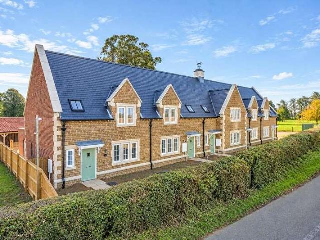 2 bed house for sale