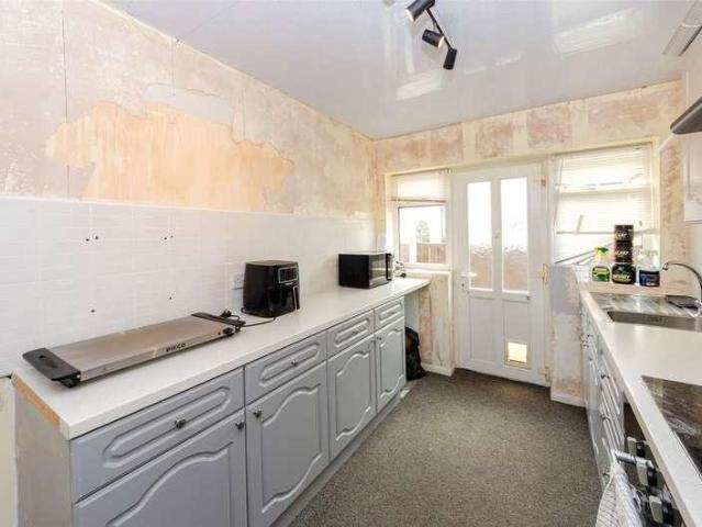 2 bed house for sale