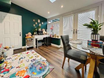 2 bed house for sale