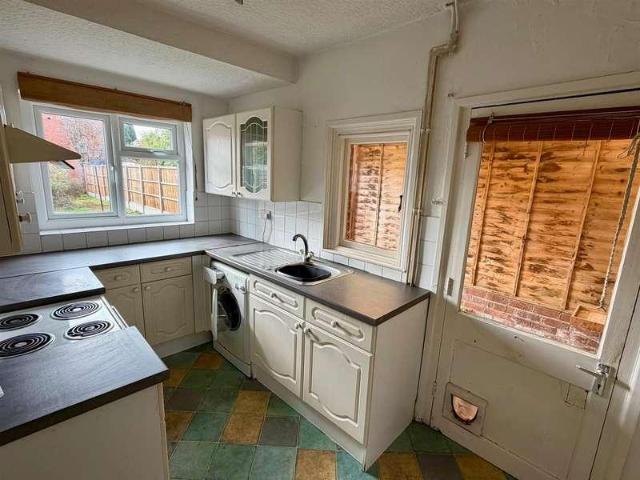 2 bed house for sale