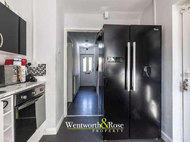 2 bed house for sale