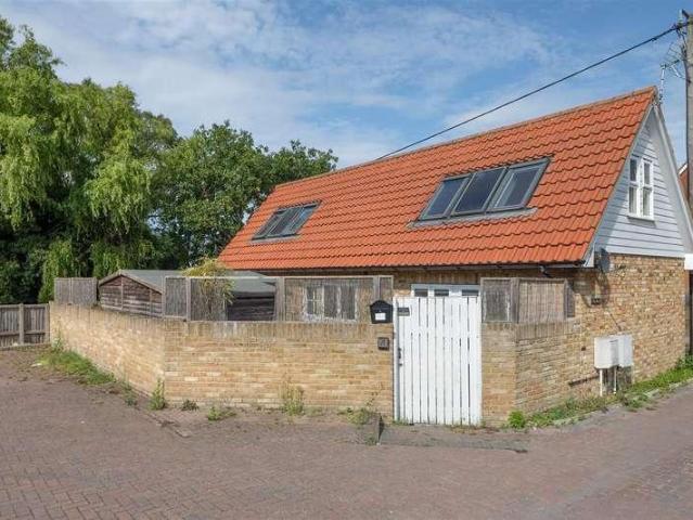 2 bed house for sale