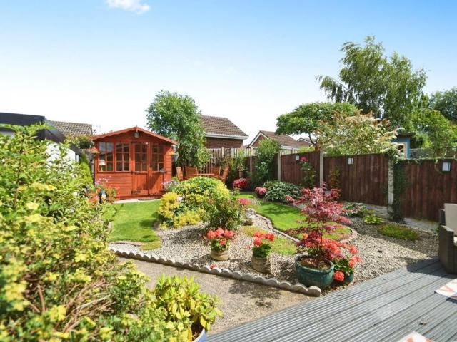 2 bed house for sale