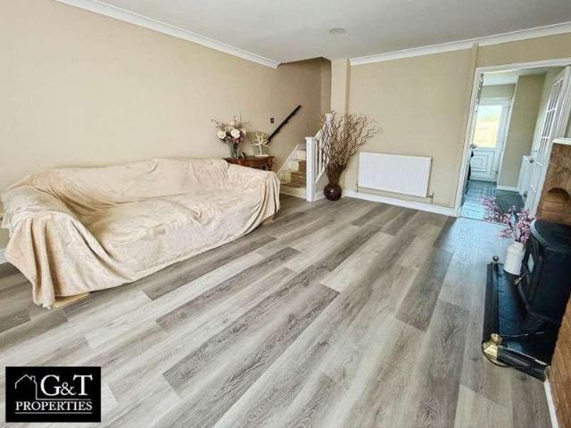 2 bed house for sale