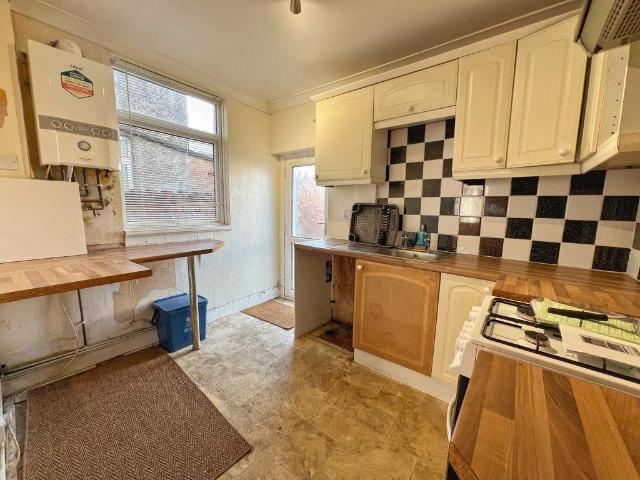 2 bed house for sale
