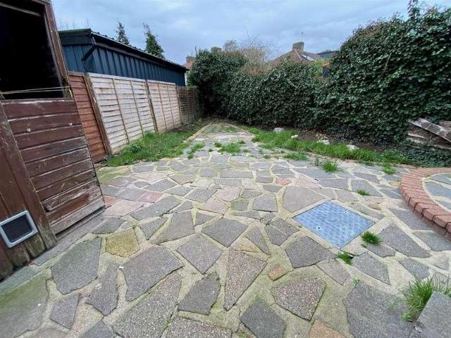 2 bed house for sale