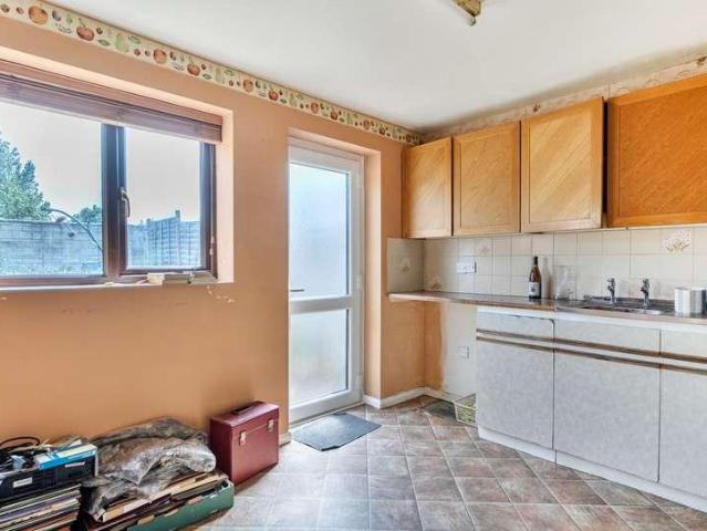 2 bed house for sale