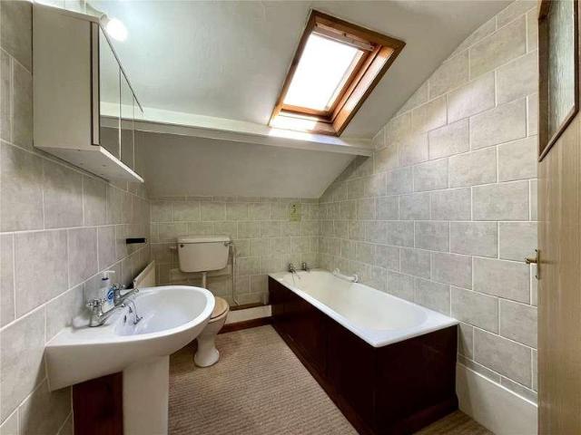 2 bed house for sale
