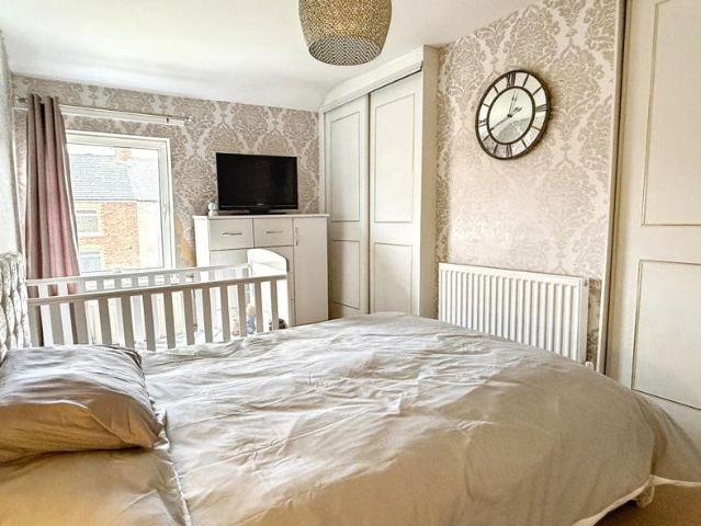 2 bed house for sale
