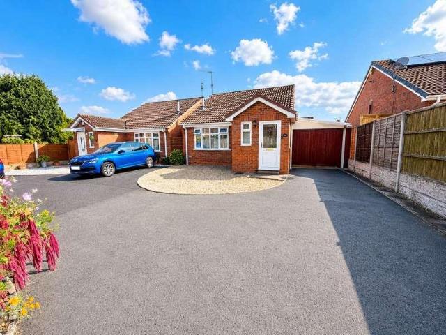 2 bed house for sale