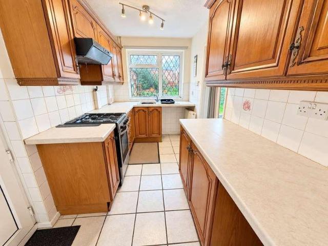 2 bed house for sale