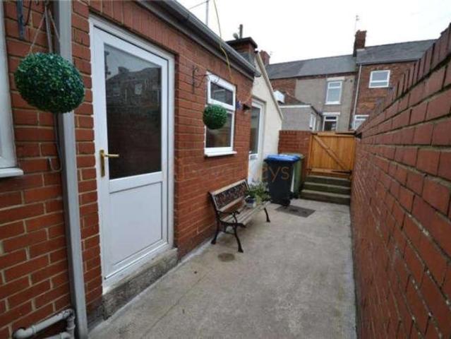 2 bed house for sale