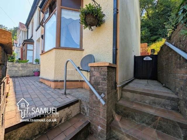 2 bed house for sale