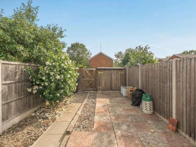 2 bed house for sale