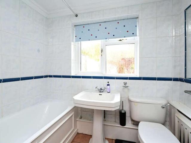 2 bed house for sale