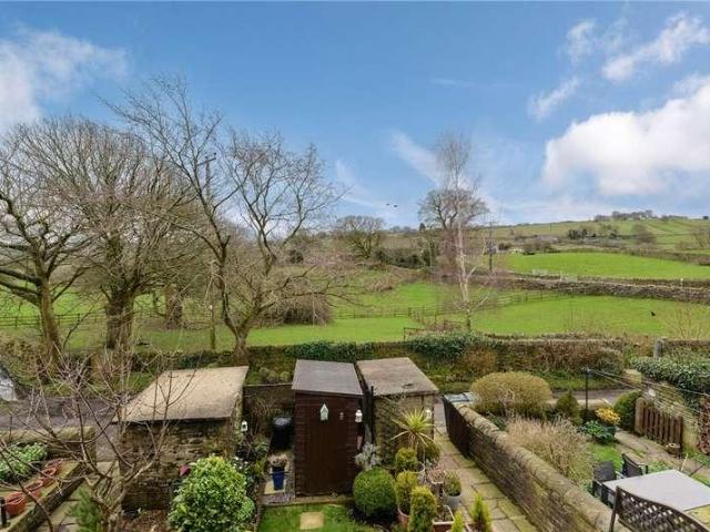 2 bed house for sale