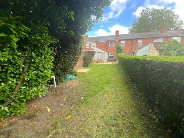 2 bed house for sale