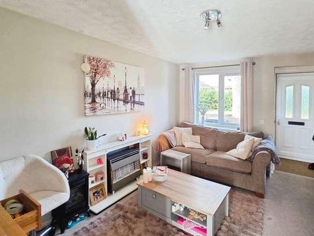 2 bed house for sale