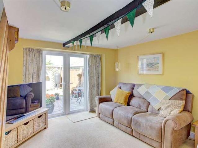 2 bed house for sale