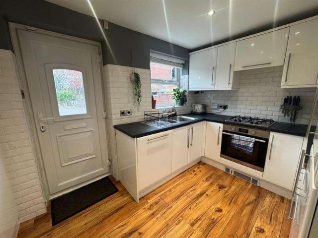 2 bed house for sale